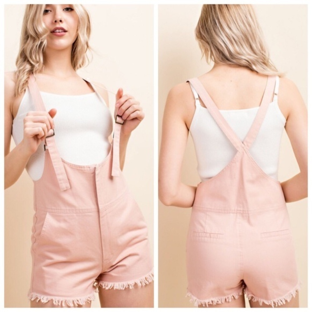 🆕Soft peach overall only 2 left